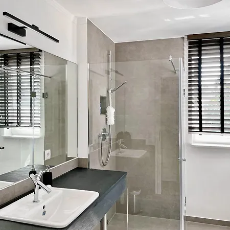 Siegfried Penthouse 11a *